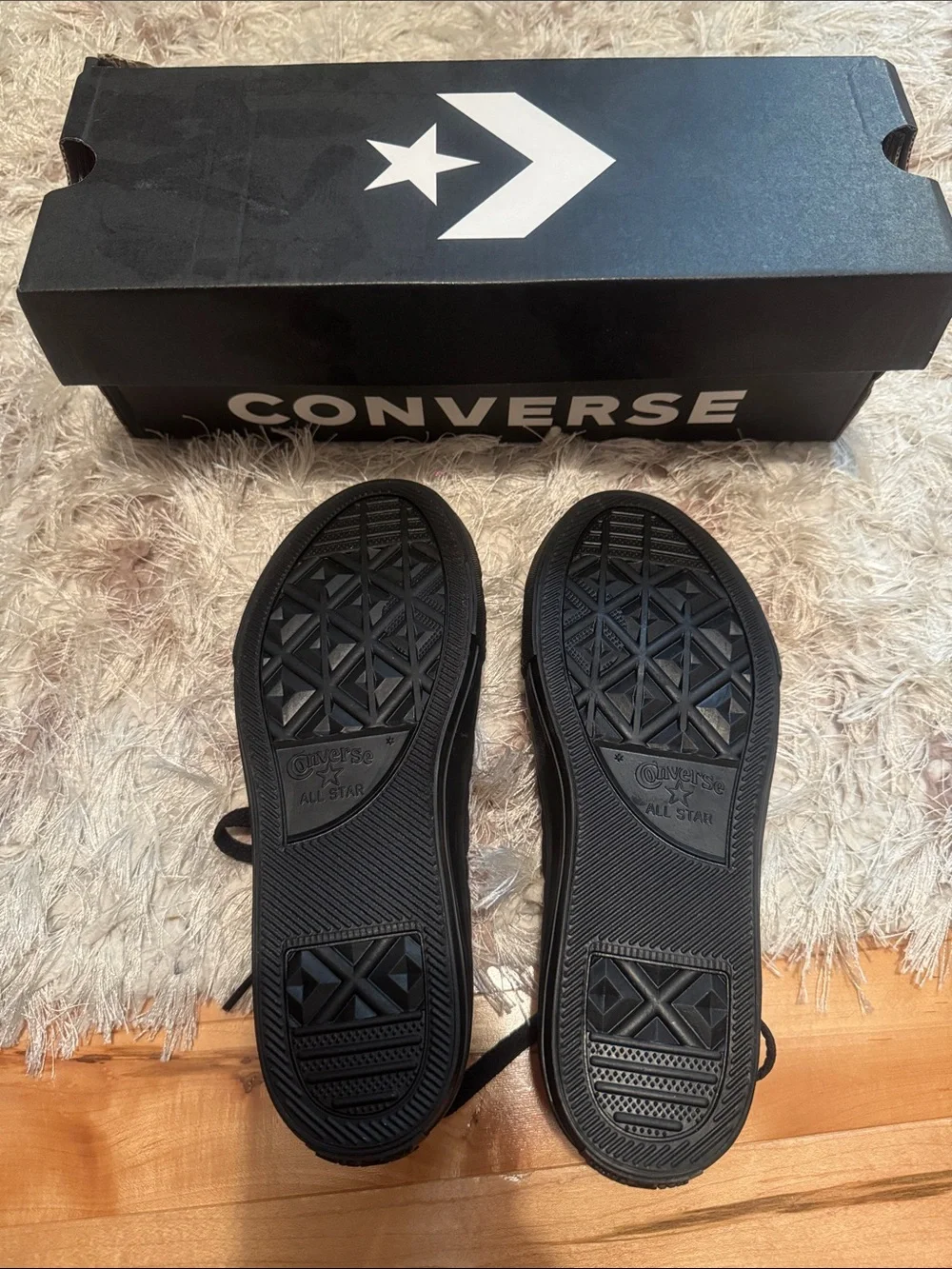 Converse Kids Low-Top Canvas Sneakers in Black size 2.5